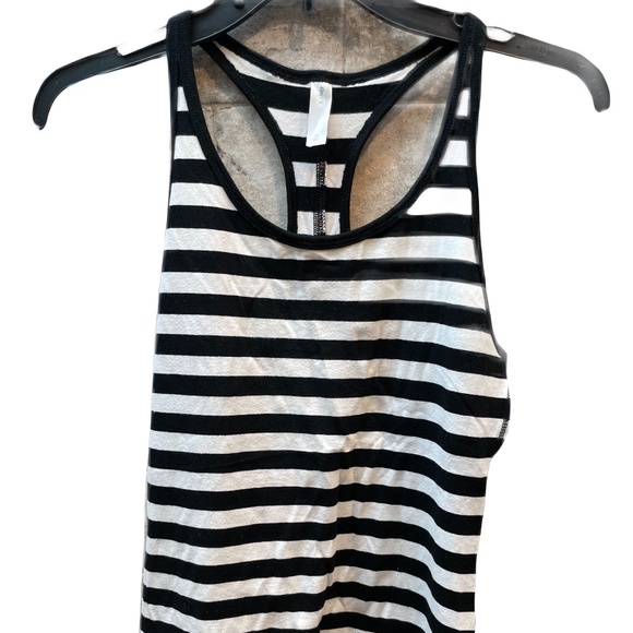 ❤️ GAPFIT GAP FIT BLACK & WHITE STRIPED TANK TOP SIZE XS - Picture 1 of 5